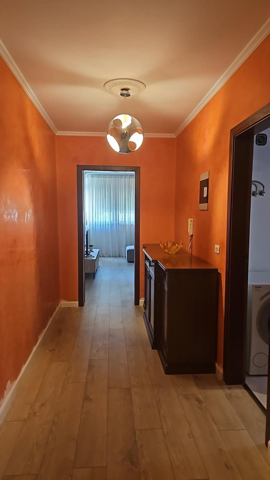 Spacious Modern In Prime Location Apartment *