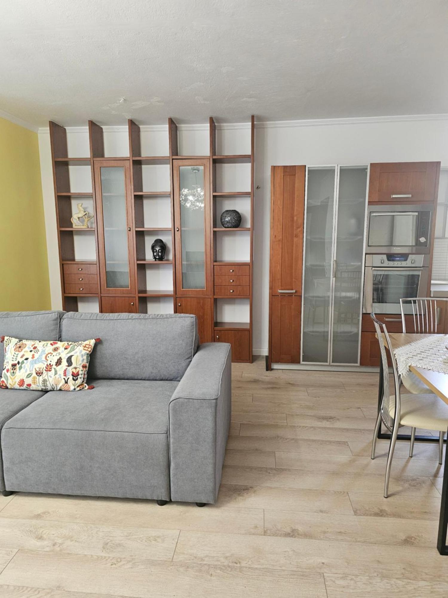 Apartment Spacious Modern In Prime Location Tirana